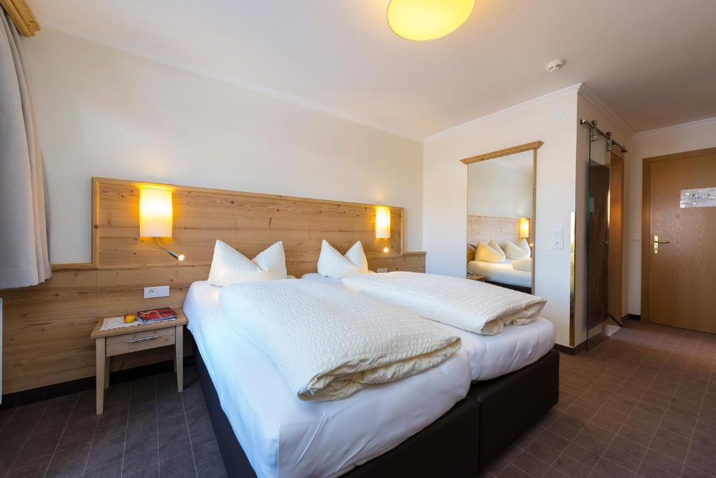 Hotel Garni Entstrasser Кицбюэль Номер фото